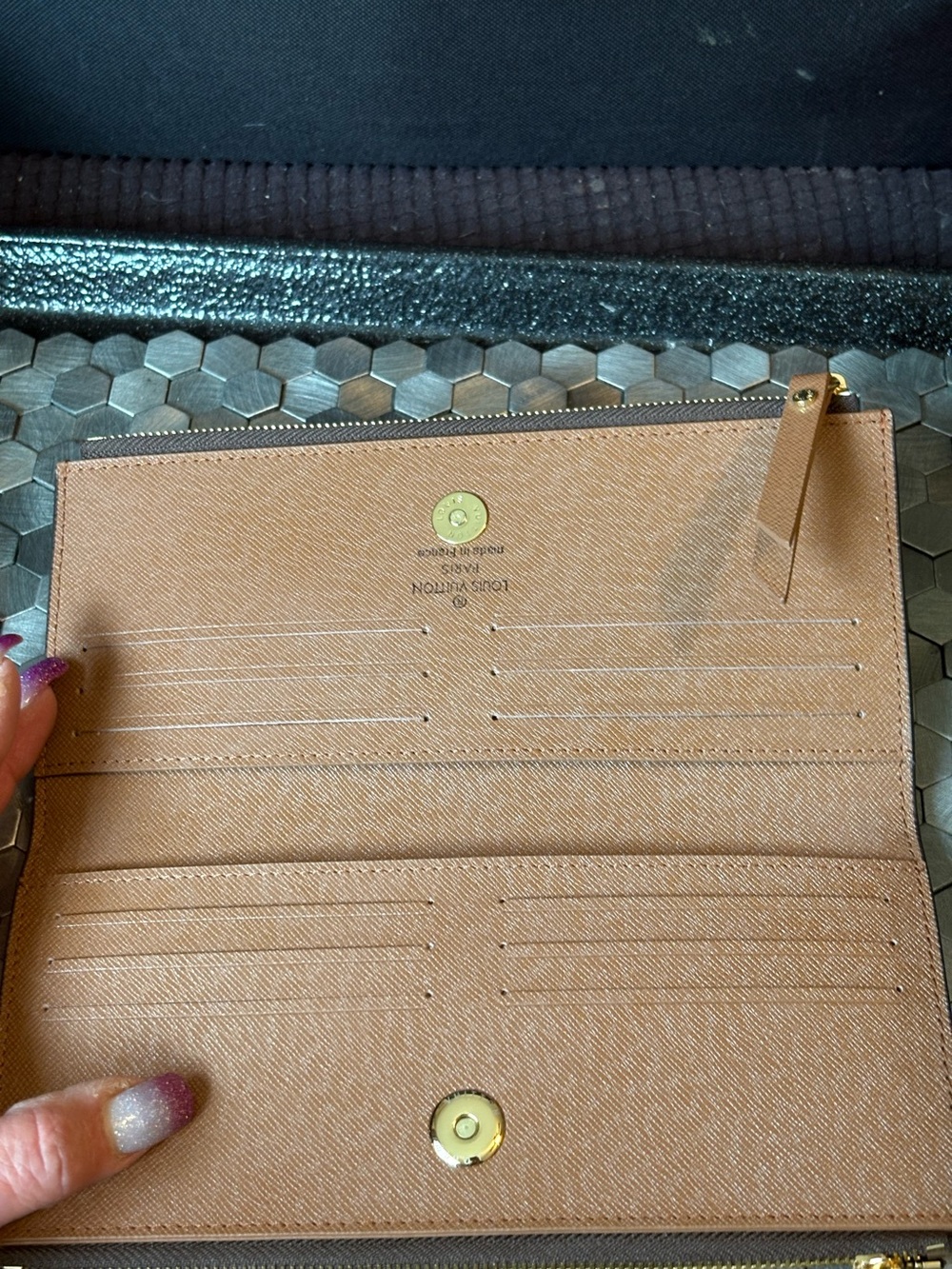 Wallet-Monogram 2 Zipperd Brown Long Monogram Wallet like new - Picture 3 of 10